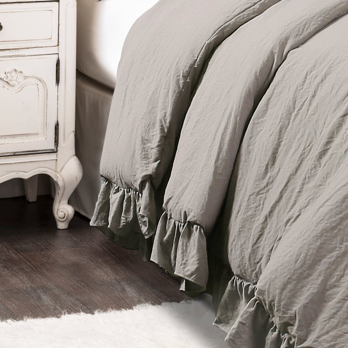 Reyna Comforter Set