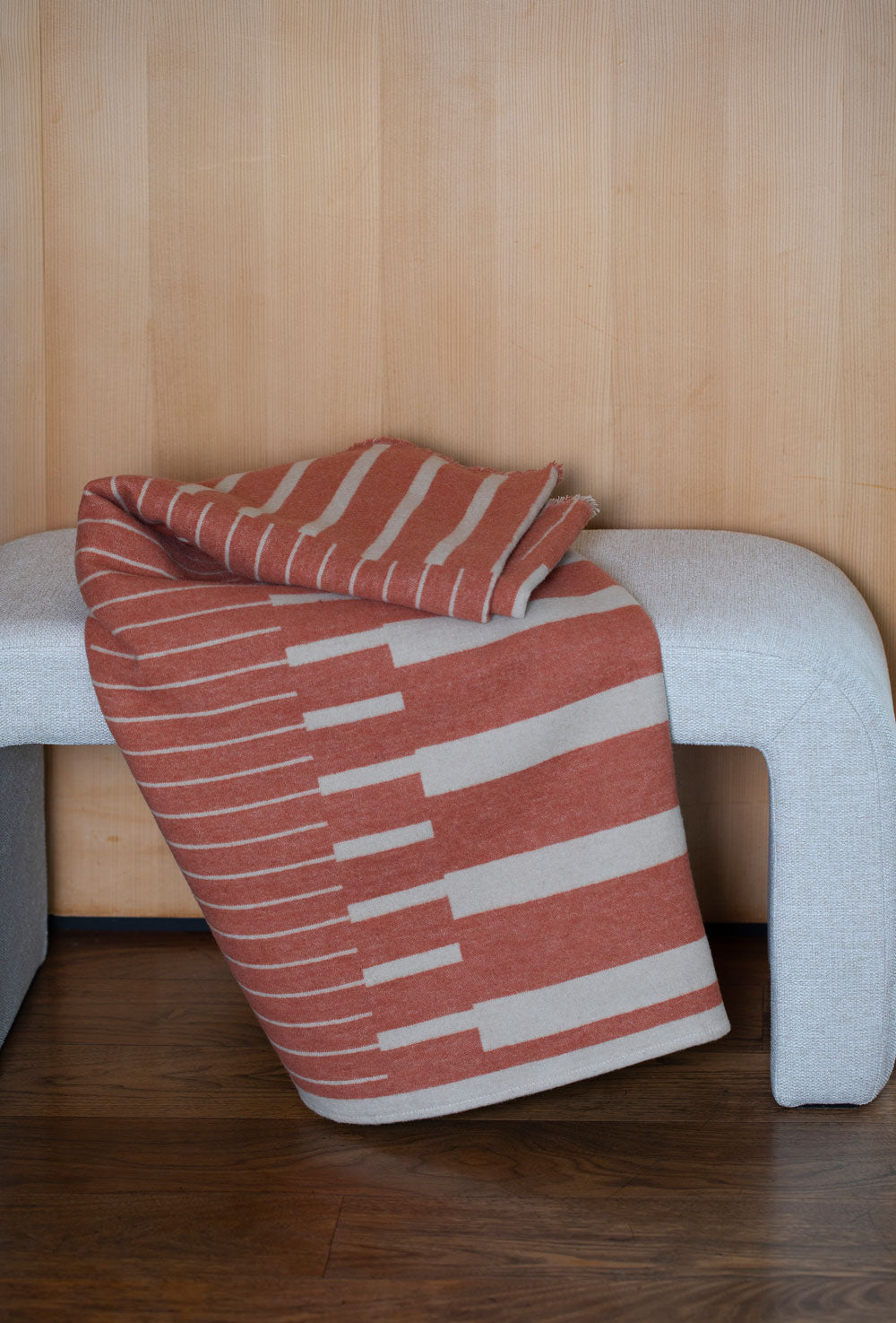 LUCA throw "two-tone stripes"