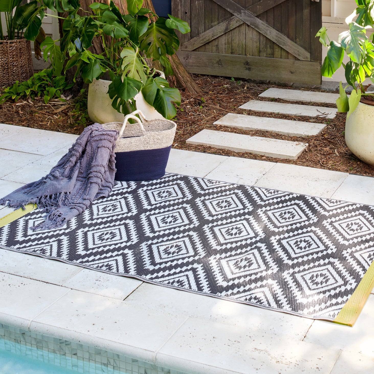 (SALE) Valencia - Gray Reversible Outdoor Rug