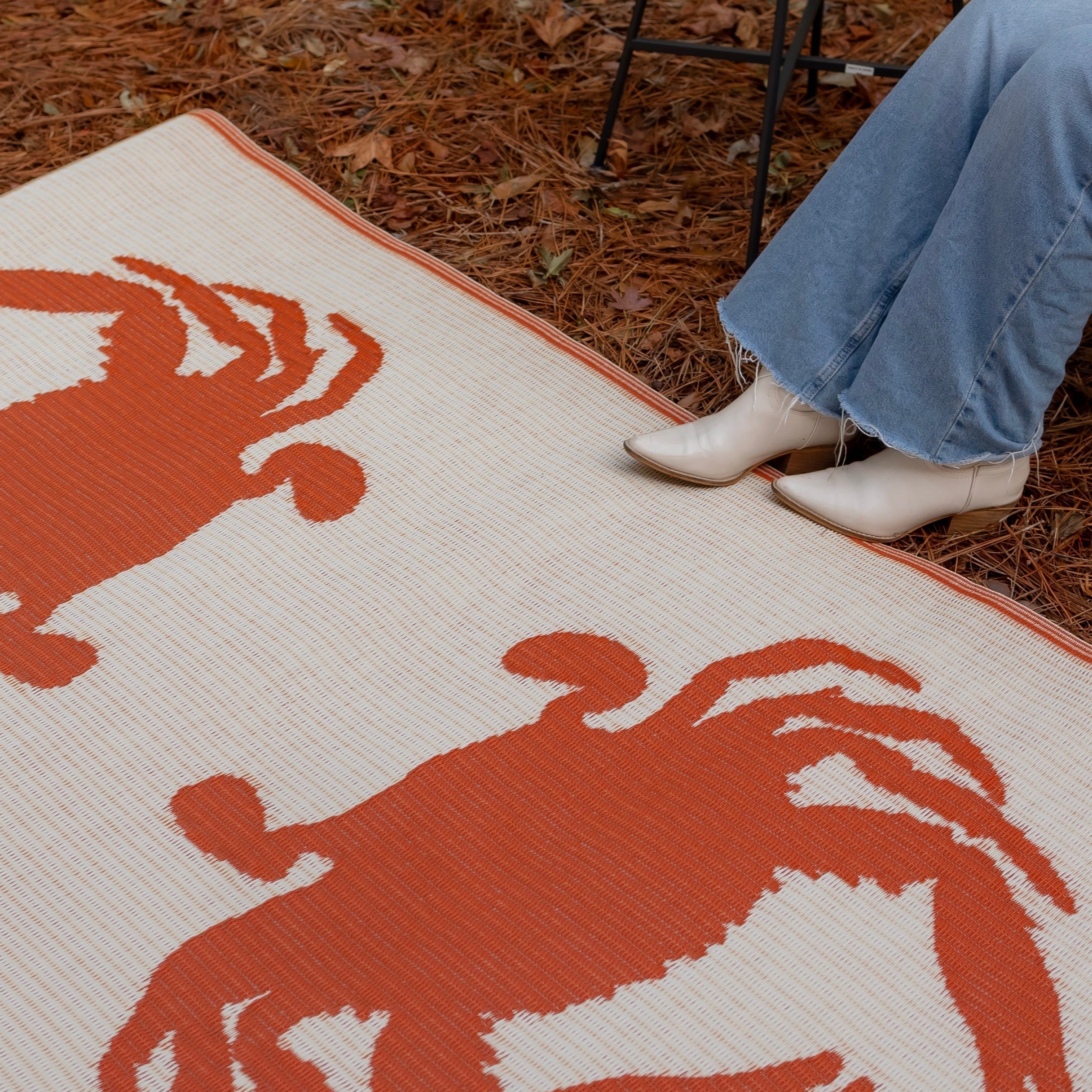 Double Crab Orange & Cream Outdoor Mat