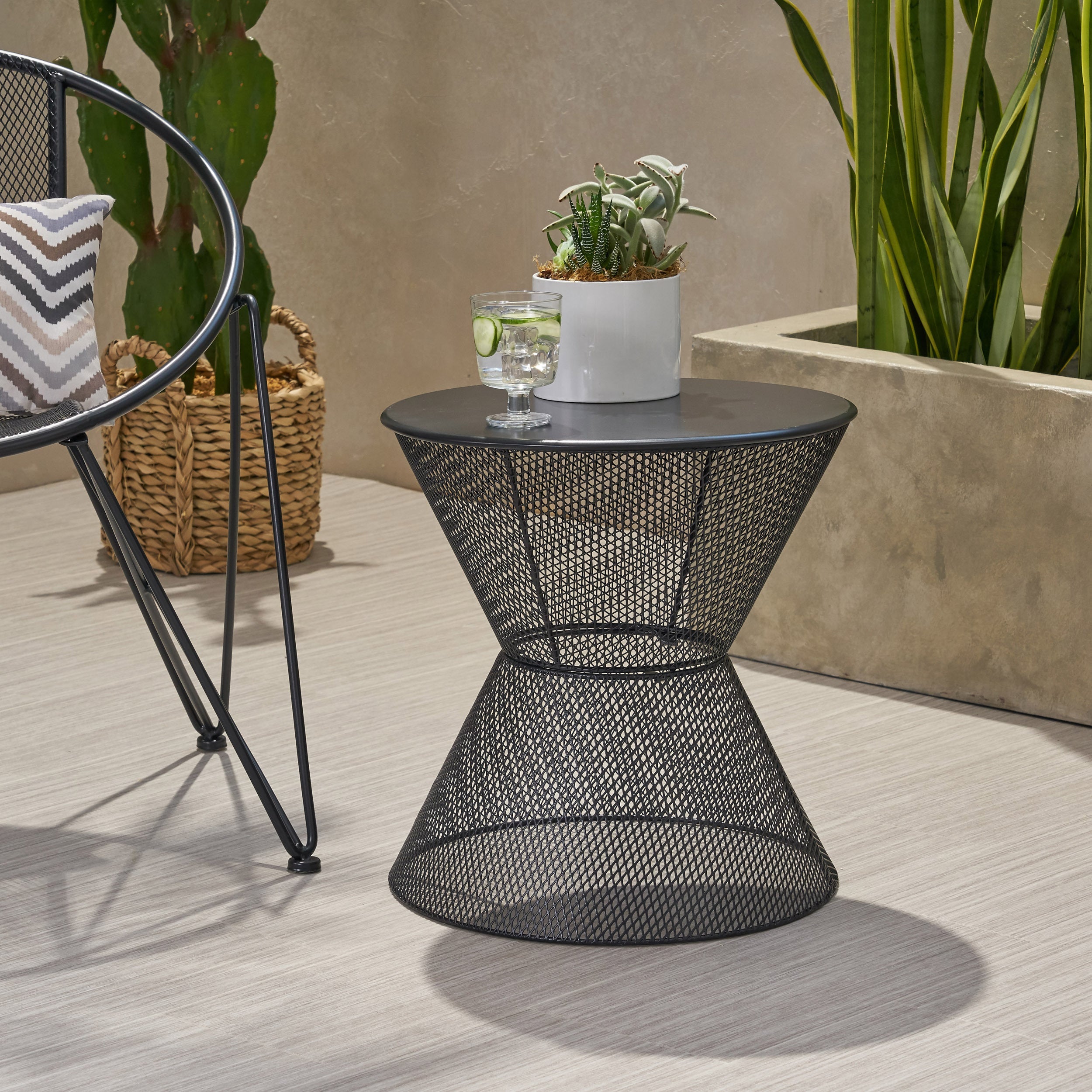 NEVADA Indoor/Outdoor Side Table in Matte Black Mesh Finish
