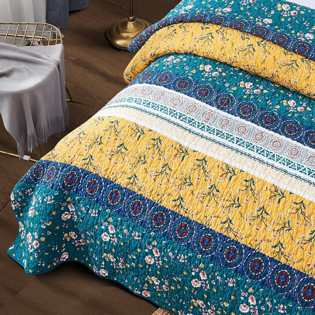 Bohemian Patchwork Bed of Flowers Patchwork Quilted Bedding