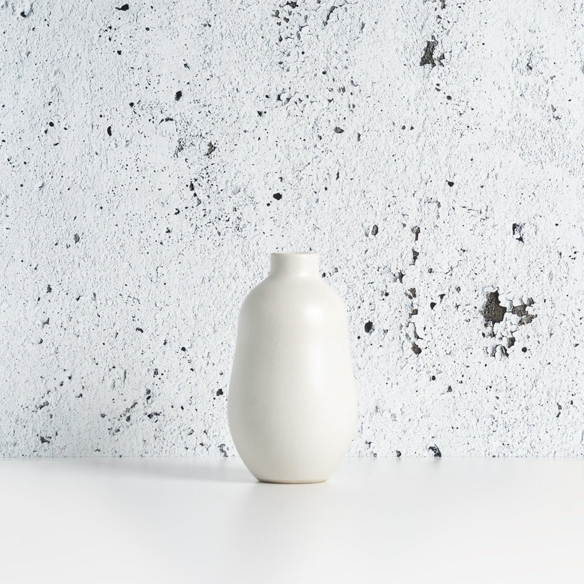 Stoneware Vase - 3 Colors