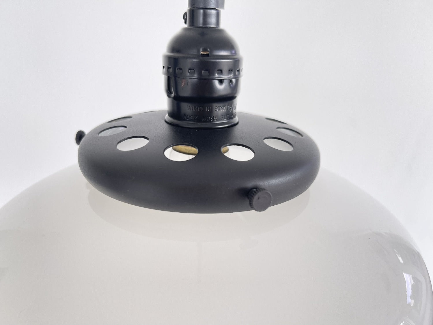Schoolhouse Heritage Pendant Light - 9"