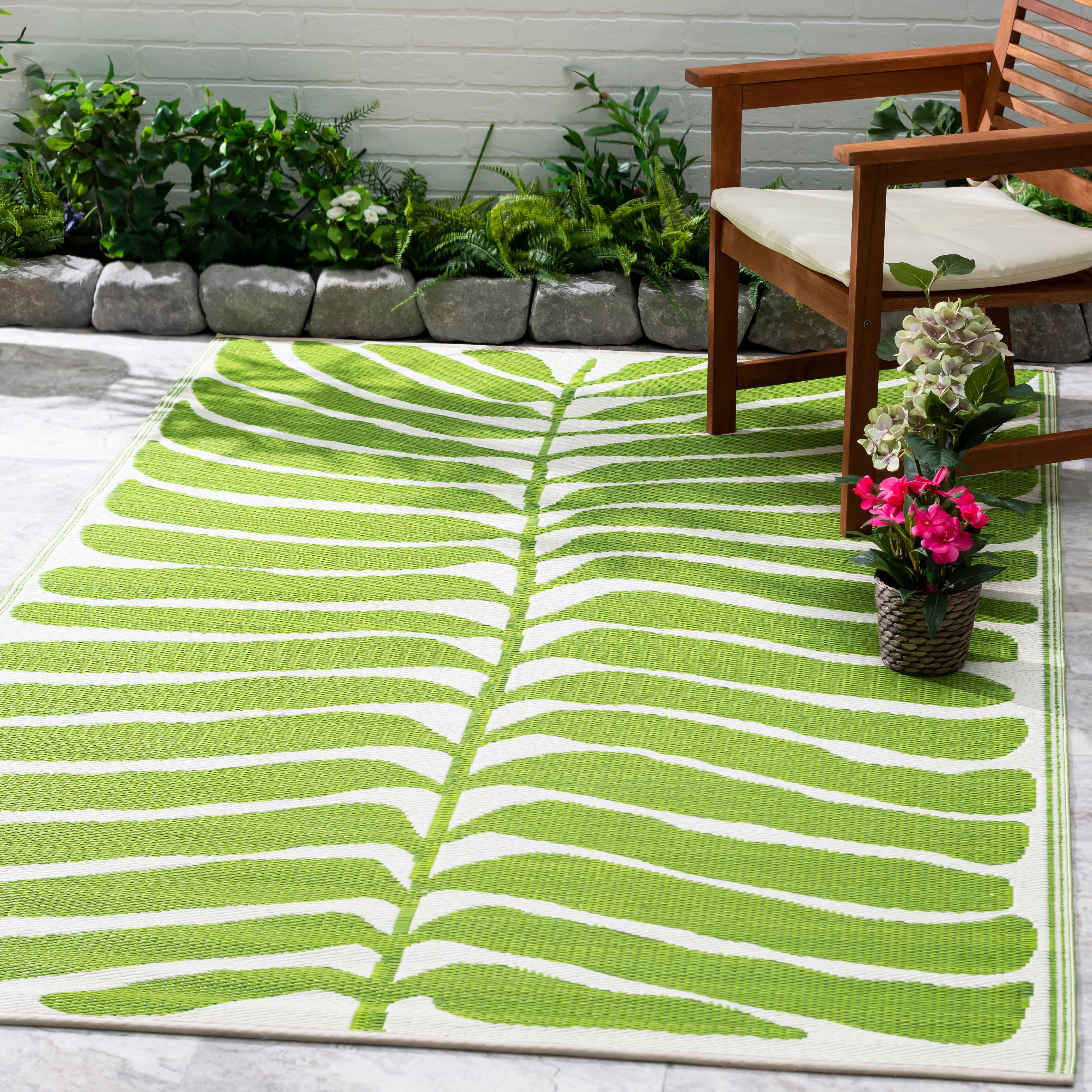 Hilo - Green Reversible Outdoor Rug for Patio