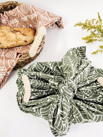Bread Warmer &amp; Basket Gift Set with Tea Towel - Flower