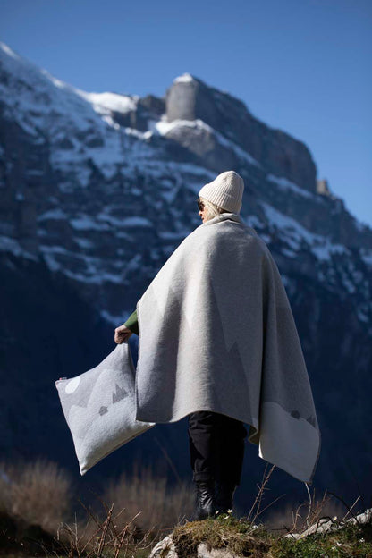LUCA throw "mountains &amp; moon"