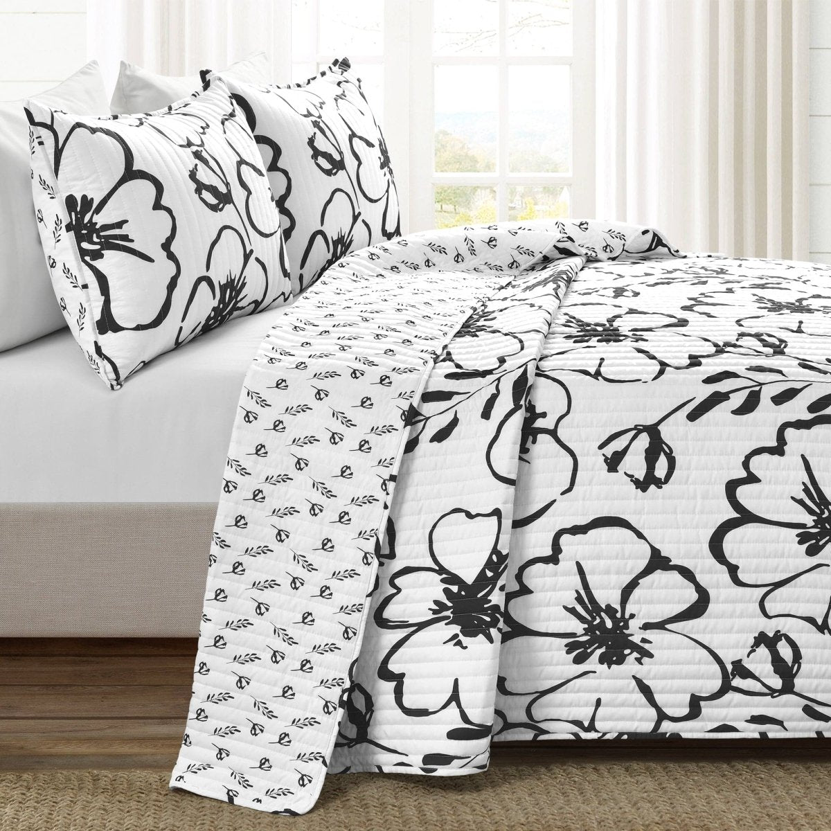 Scandinavian Reversible Floral Quilt 3 Piece Set - 2 Colors