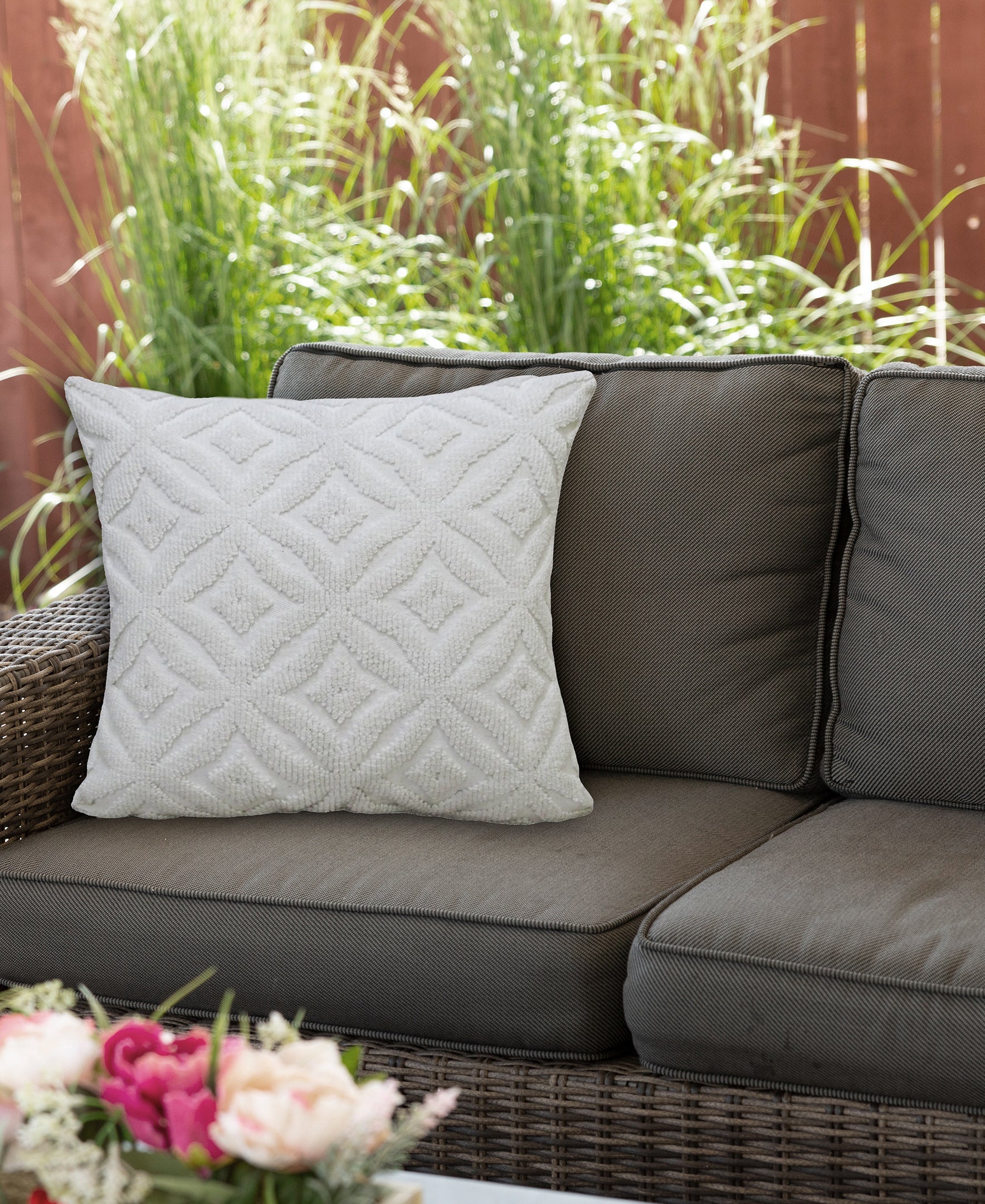 Ogee Handwoven Indoor/Outdoor Pillow - 18 x 18