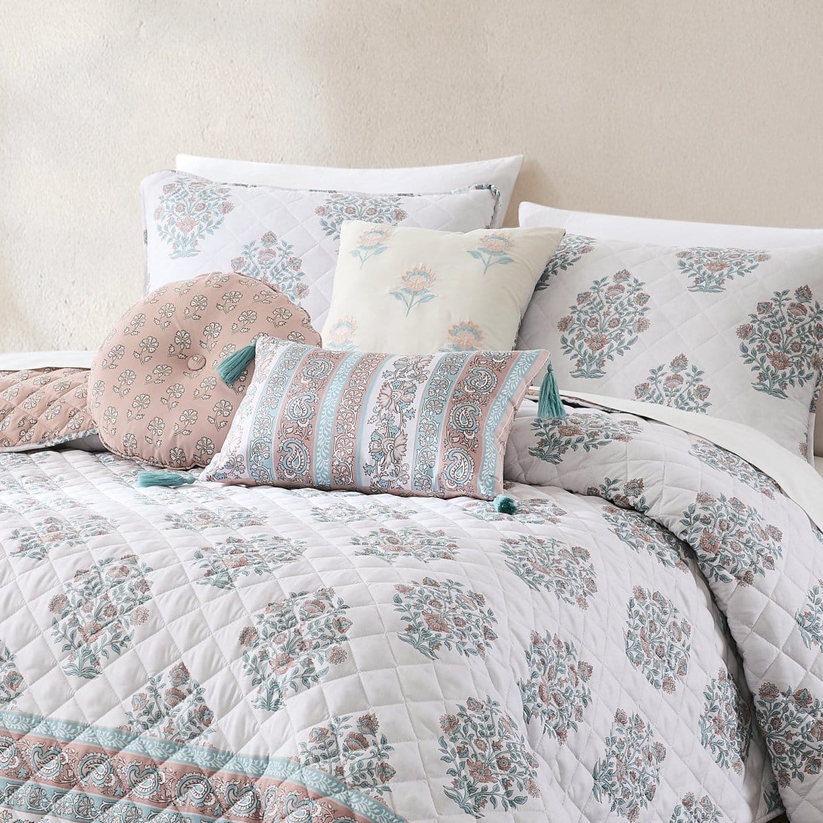 Sofia Flower Block Reversible Quilt Set - 6 Pc
