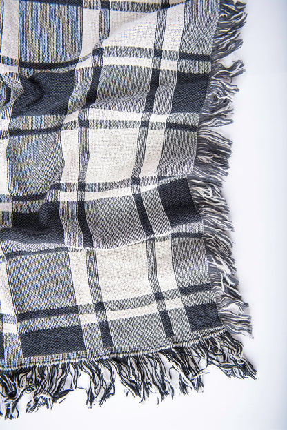 Black and White Plaid Jacquard Woven Throw