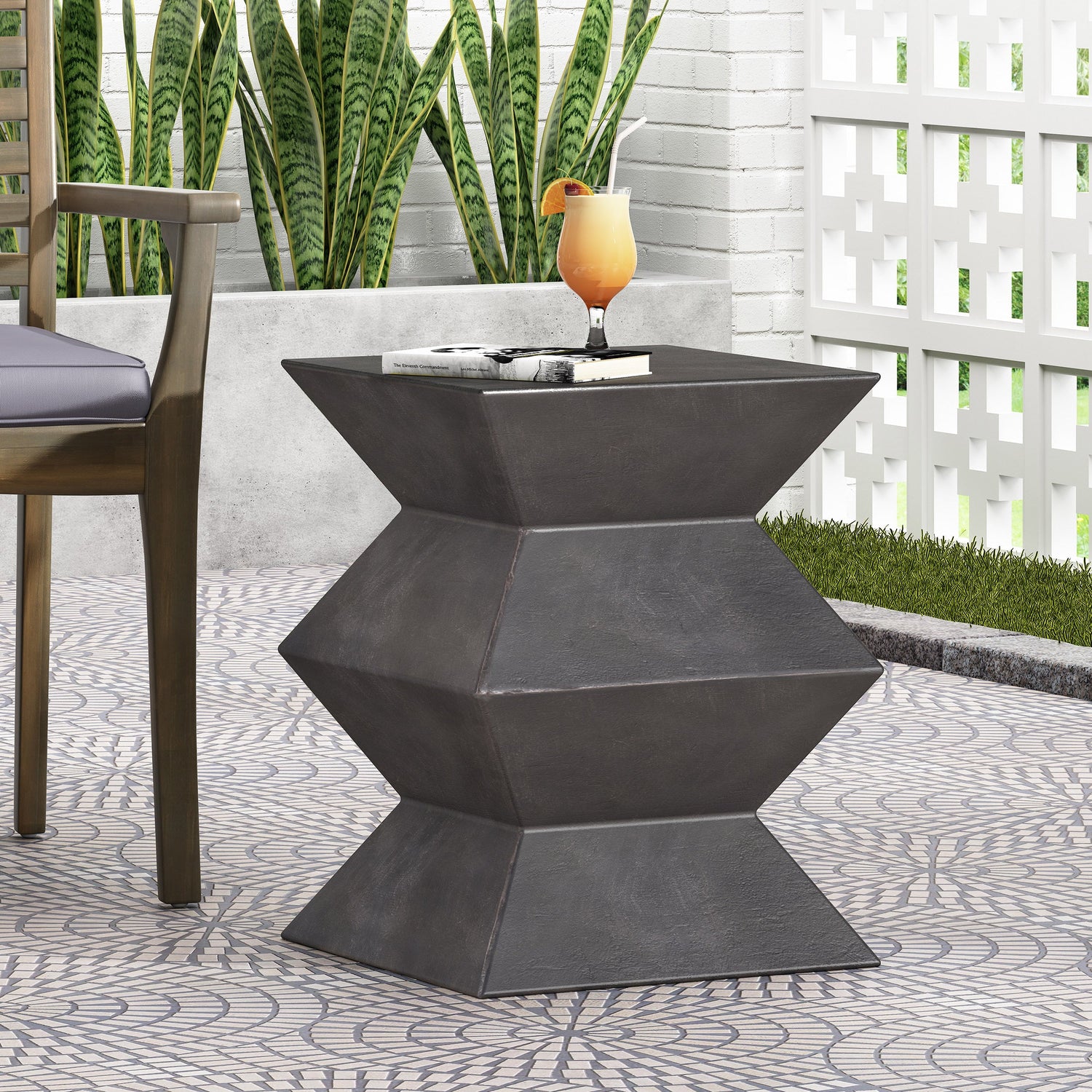 Indoor/Outdoor Lightweight Concrete Side Table in Metal Finish