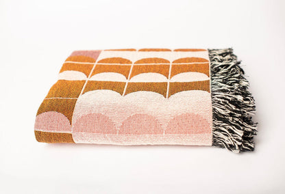 Pink/Orange/Brown Geometric Scallop Jacquard Woven Throw