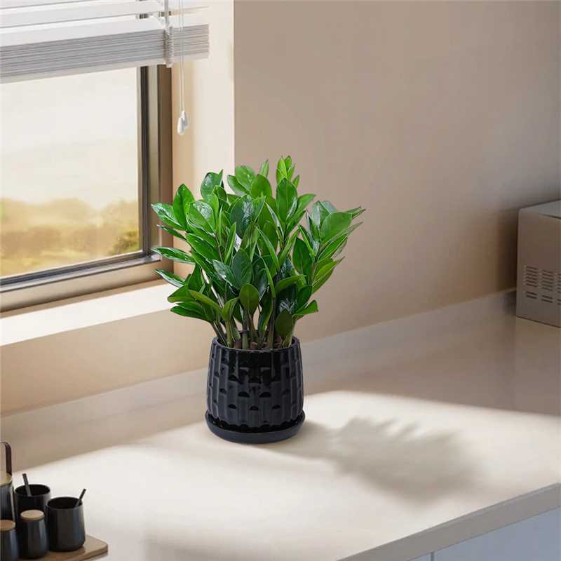 Set of 2 Patterned Ceramic Flowerpots - Black