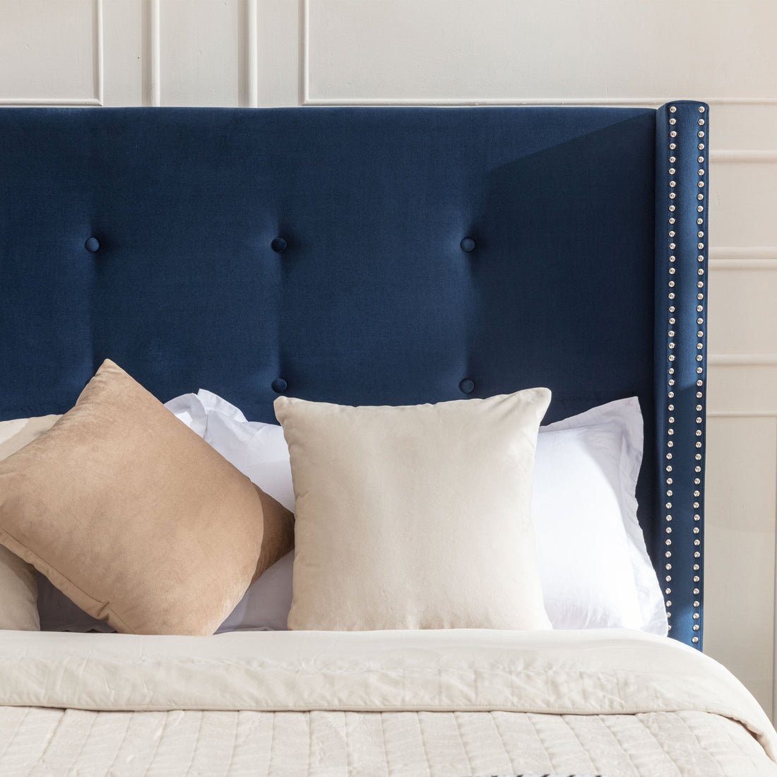 Peyton Upholstered Queen Bed in Blue Velvet