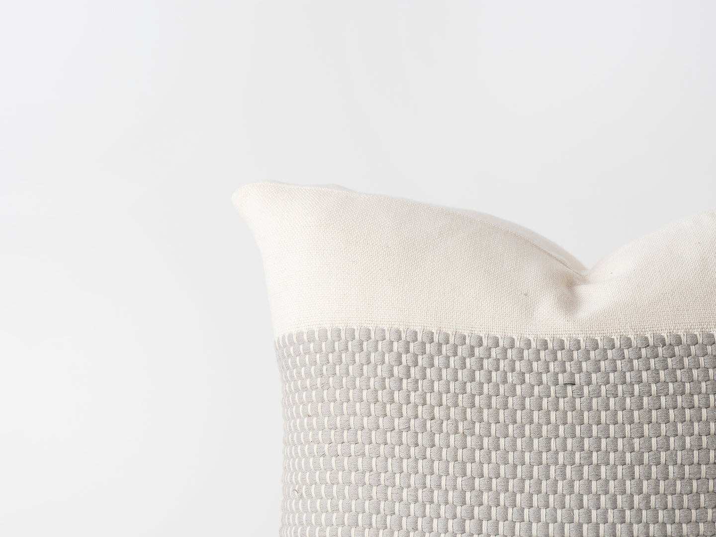 Río Cushion Cover - 3 Colors