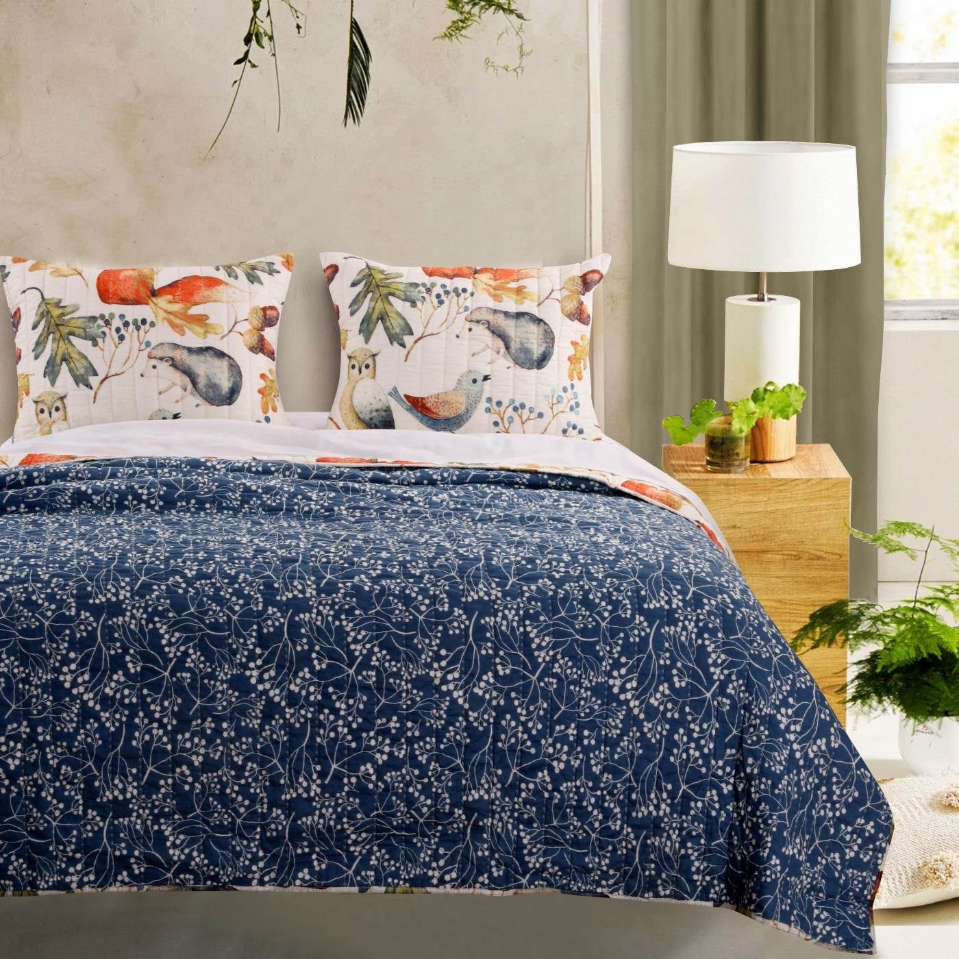 Full/Queen Blue/Beige Birds Reversible Quilt Set