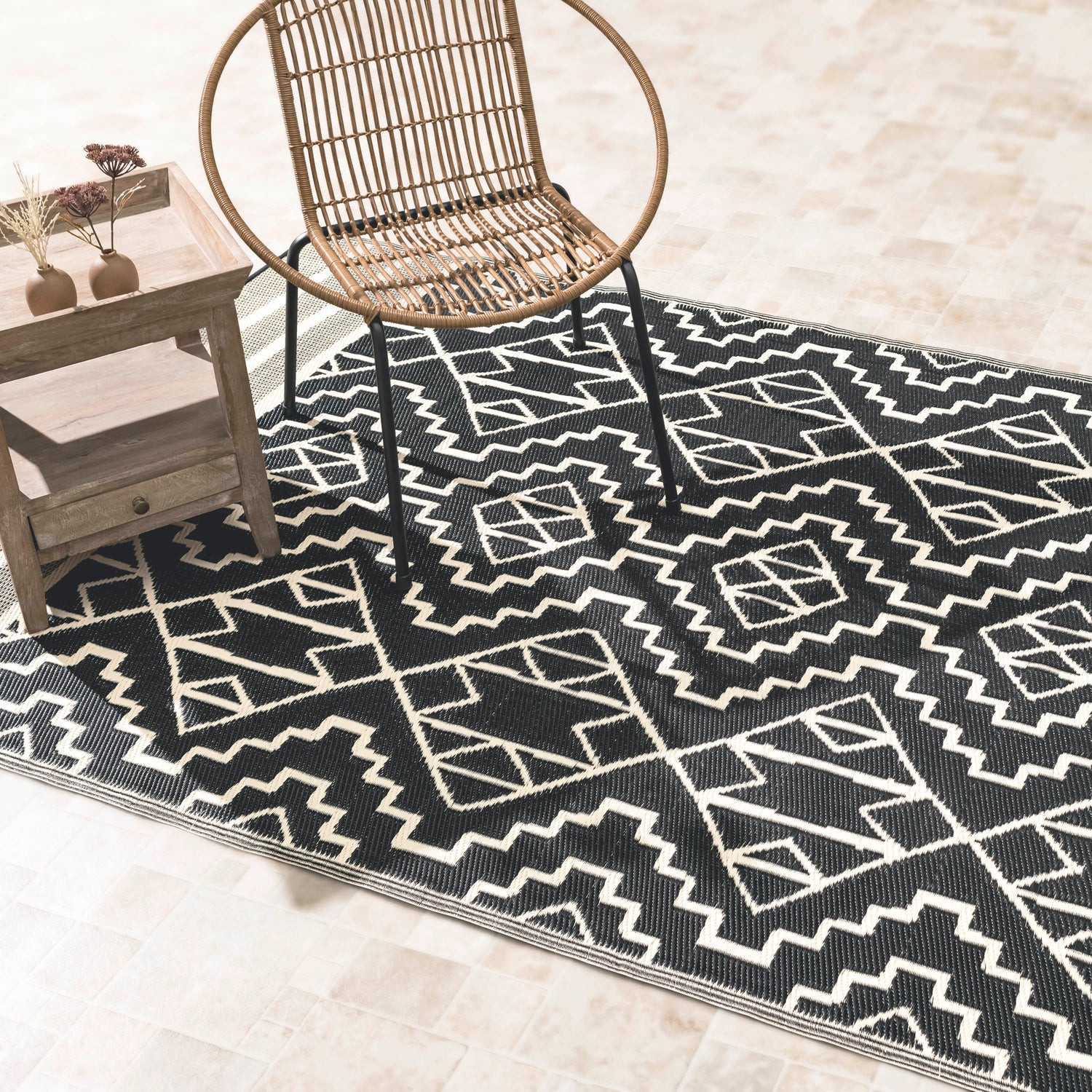 (SALE) Kilimanjaro - Black Reversible Outdoor Rug