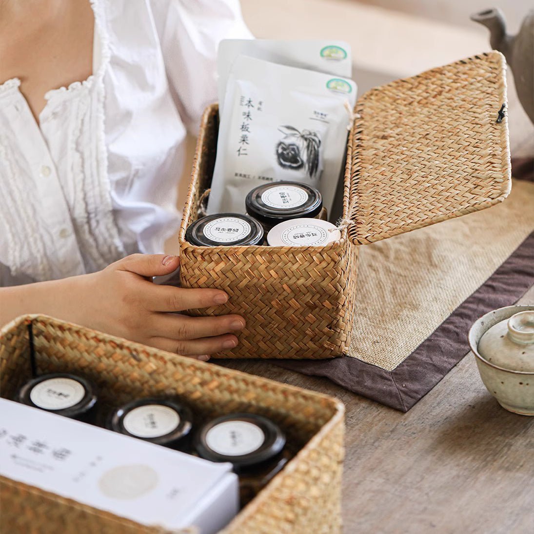 Rectangular Natural Straw Storage Baskets with Lid