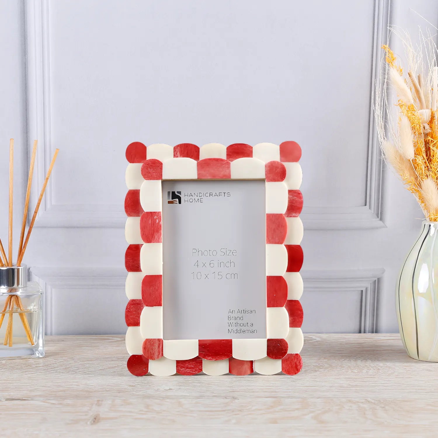 Scalloped Art Bone Inlay Frame - Red &amp; White