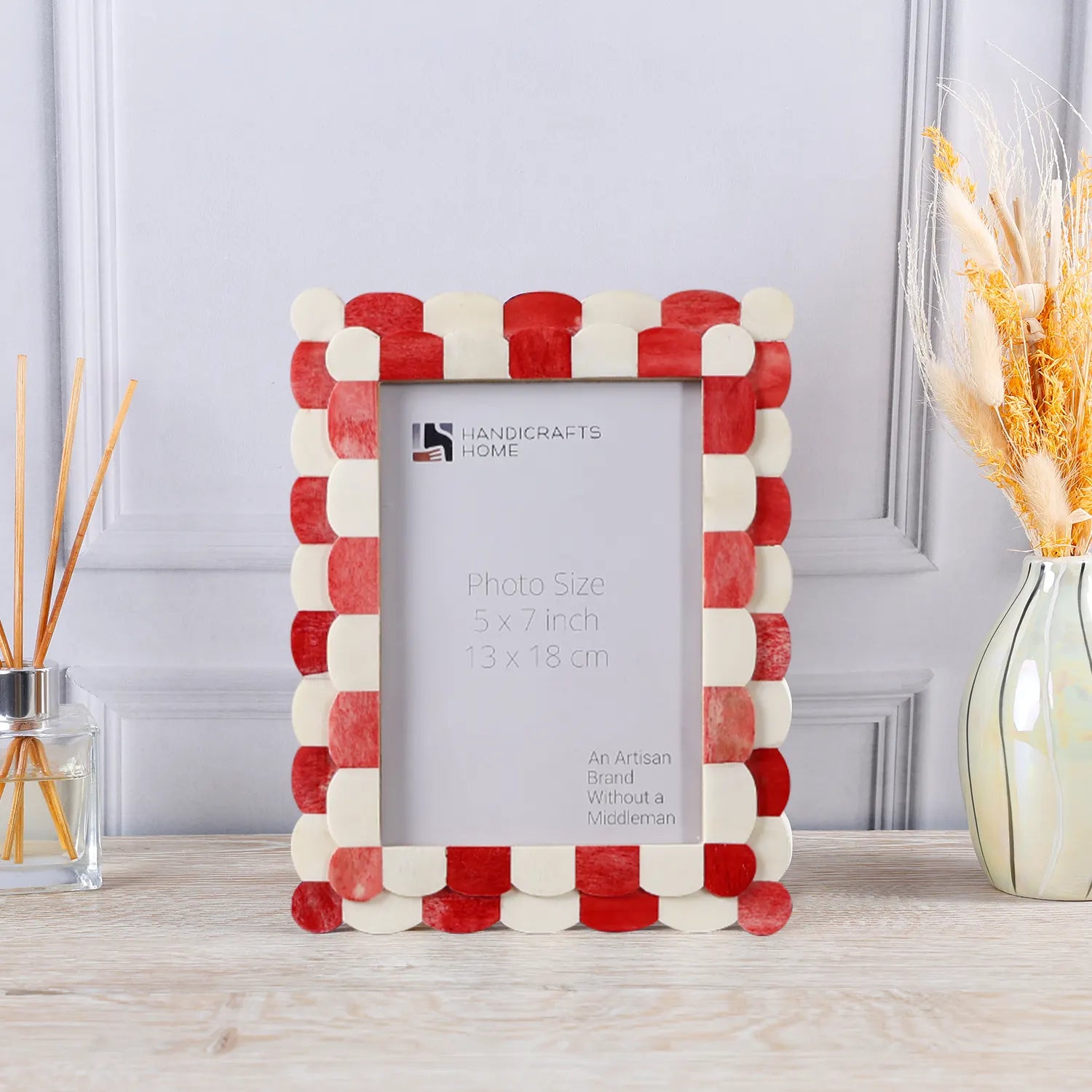 Scalloped Art Bone Inlay Frame - Red &amp; White