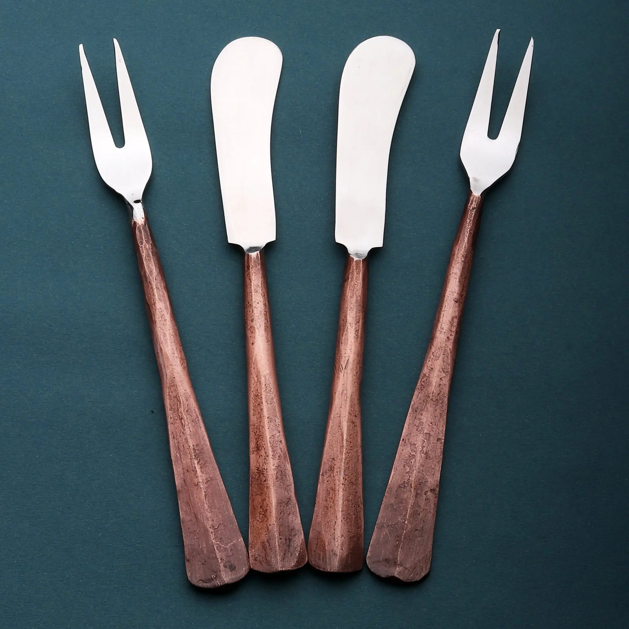 RIDGE PARTY ACCESSORIES - 4 PC. SET