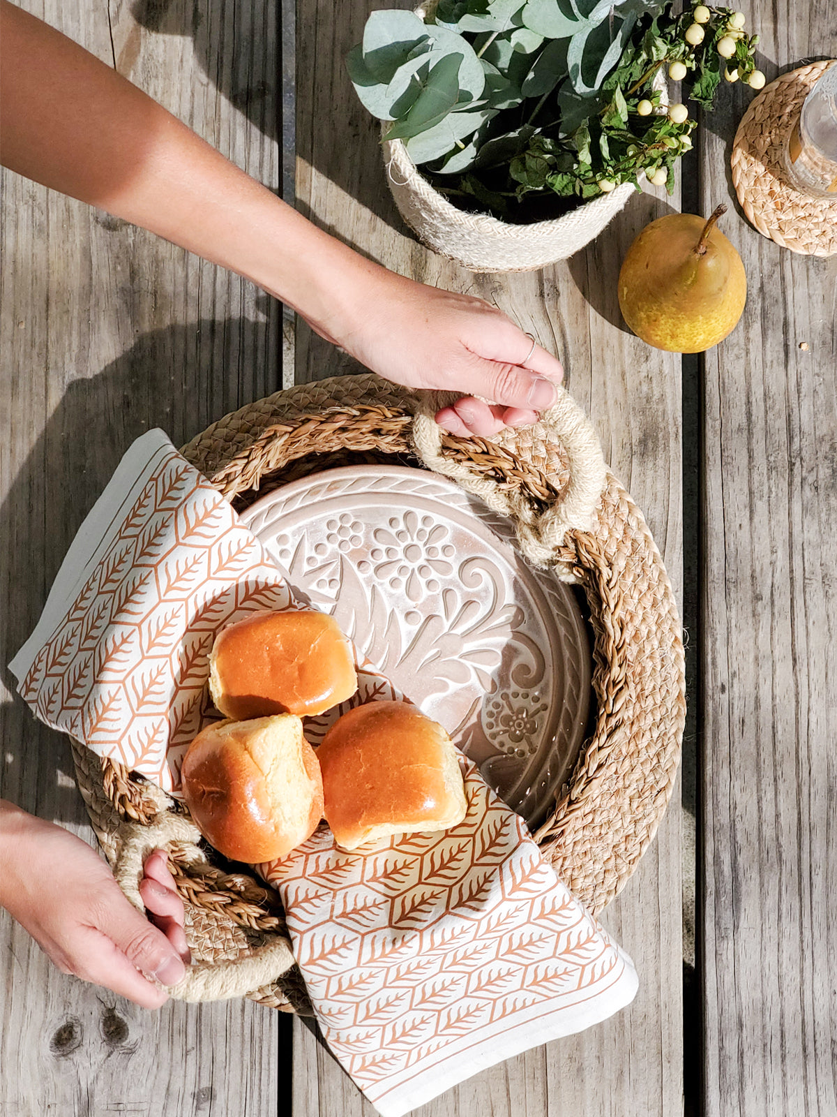Bread Warmer &amp; Basket Gift Set with Tea Towel - Bird Round