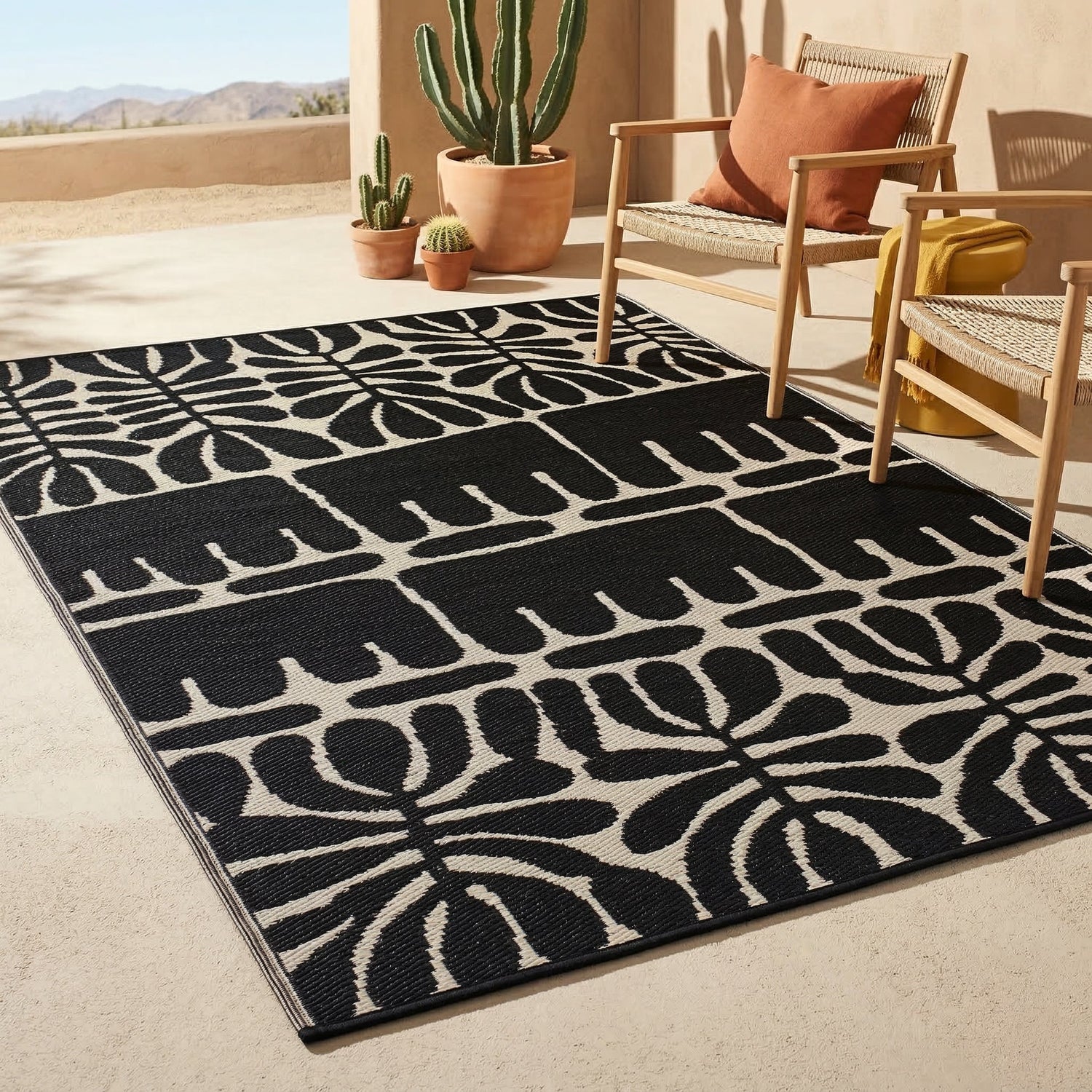 Serowe - Black &amp; White Reversible Outdoor Rug
