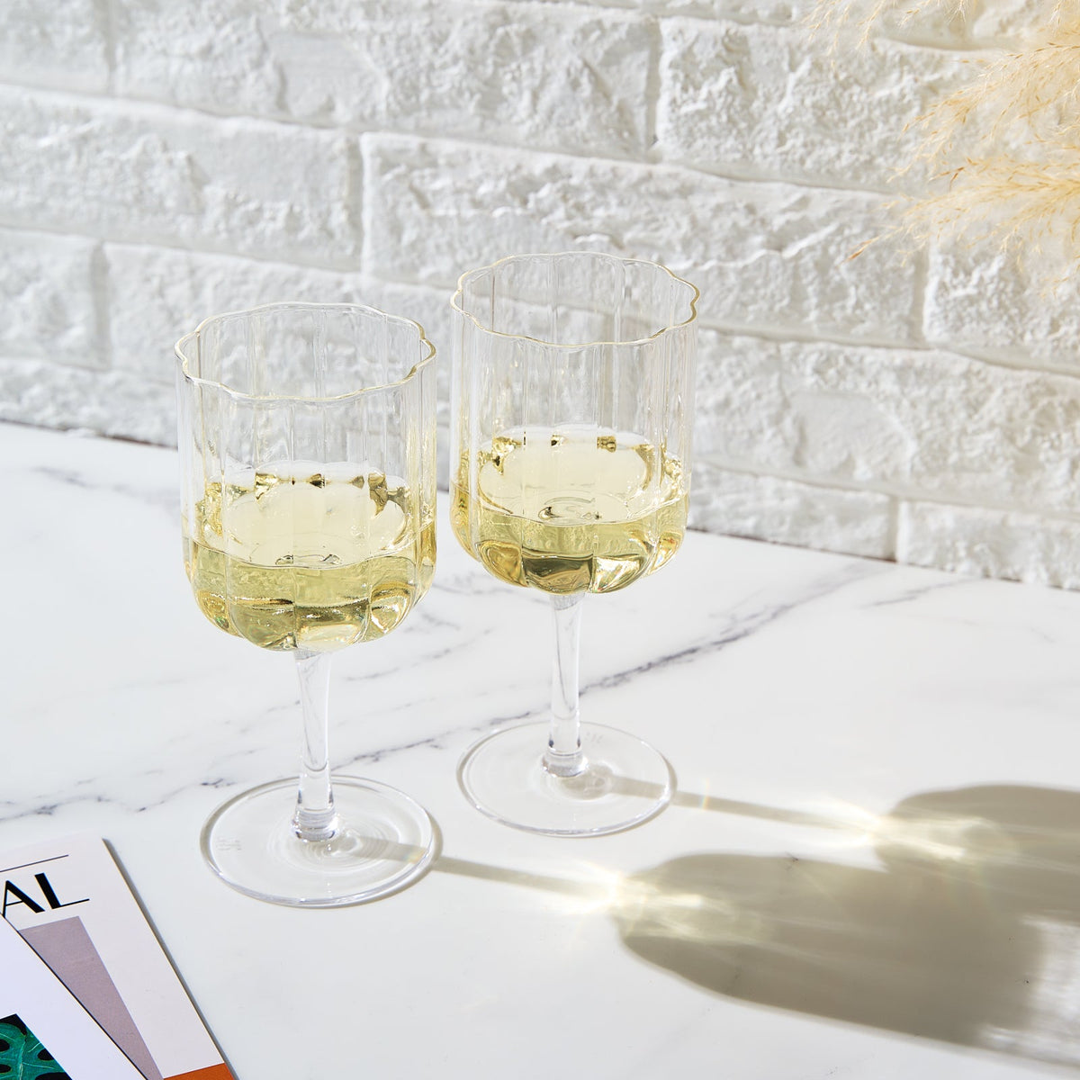 Flower Stemmed Clear Wine Glassware - Set of 2