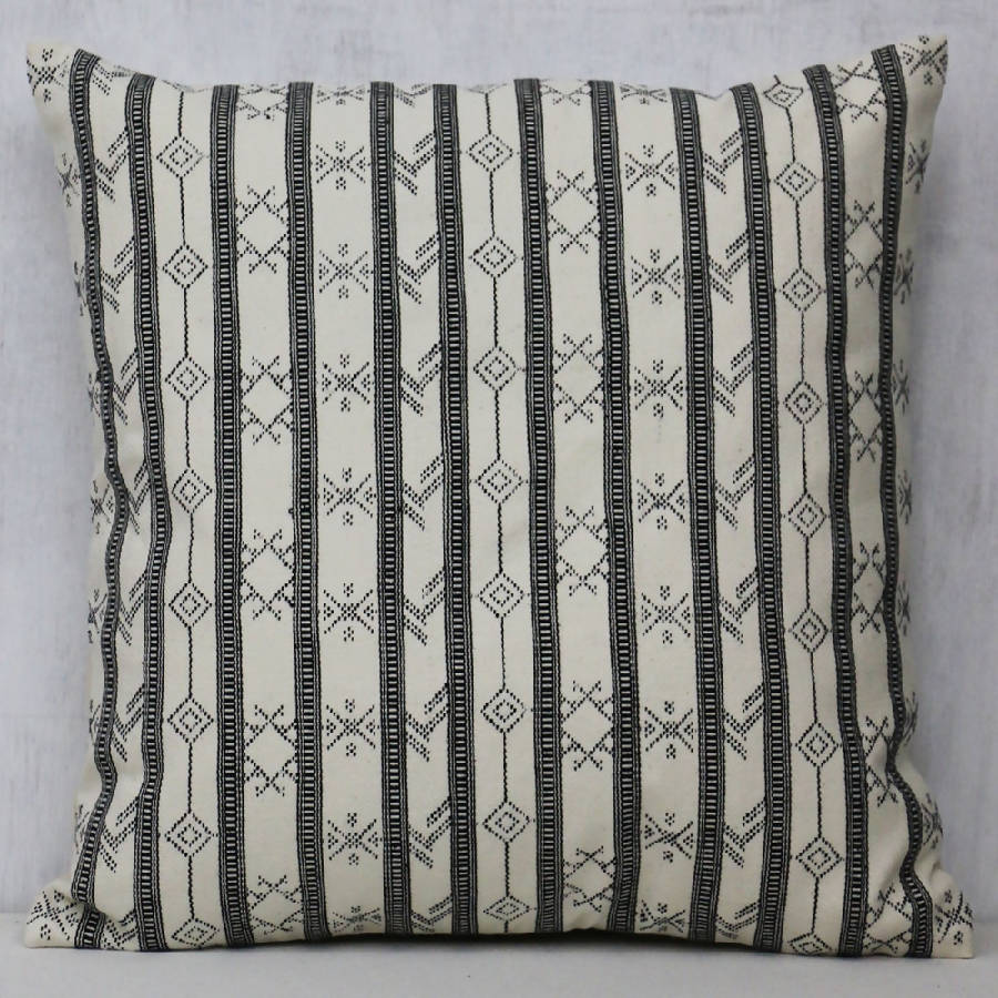 Black &amp; White Aztec Print Pillow Cover