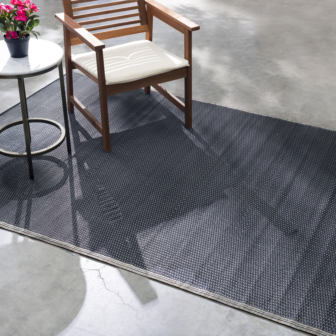 Cancun Shadow - Reversible Sand/Black Outdoor Rug