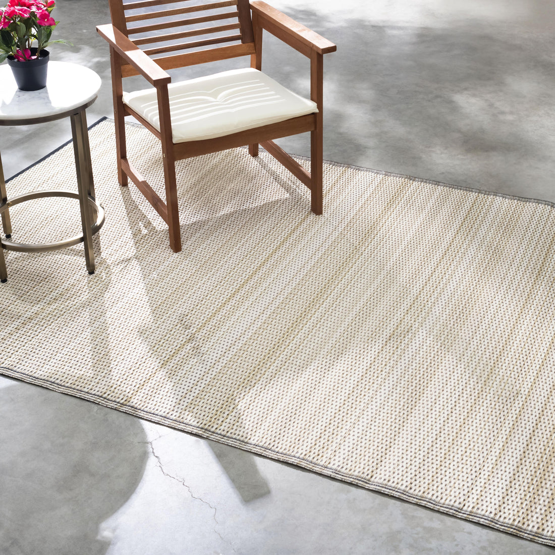 Cancun Shadow - Reversible Sand/Black Outdoor Rug