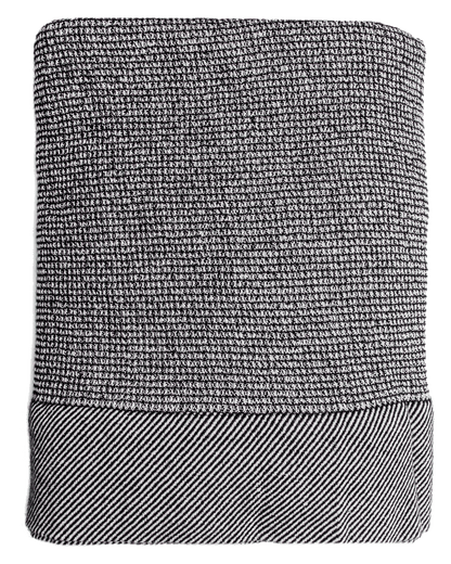 Pergamon Throw in Black