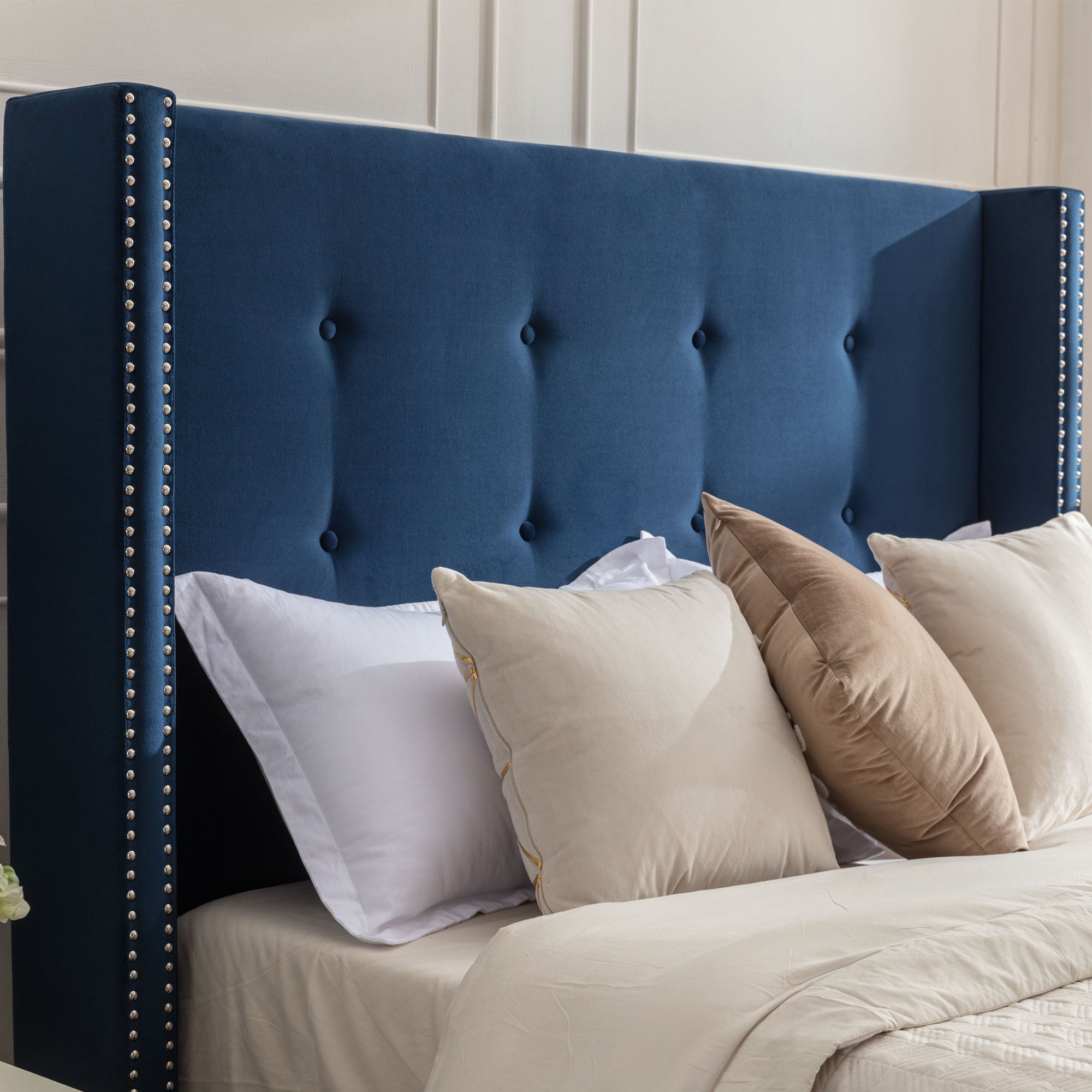 Peyton Upholstered Queen Bed in Blue Velvet