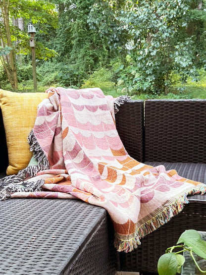 Pink/Orange/Brown Geometric Scallop Jacquard Woven Throw