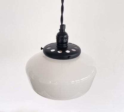 Schoolhouse Heritage Pendant Light - 9"
