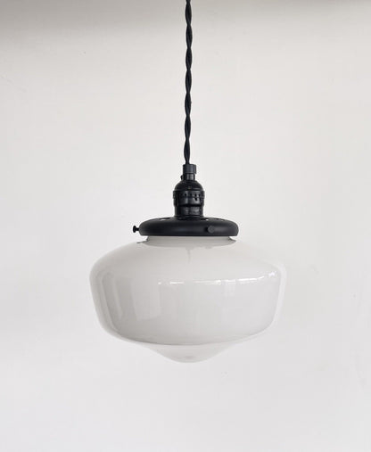 Schoolhouse Heritage Pendant Light - 9"