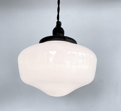 Schoolhouse Heritage Pendant Light - 9"