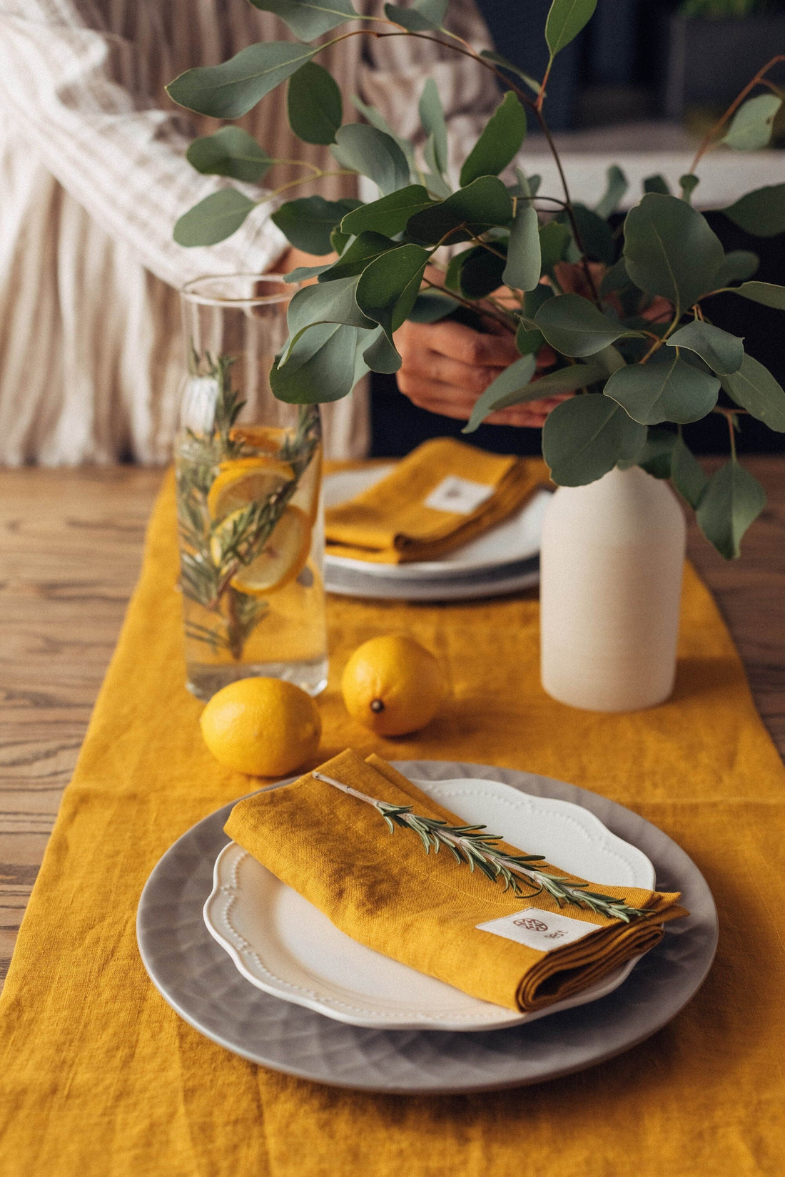 Linen Bundle: Runner &amp; 6 Napkins (Honey)