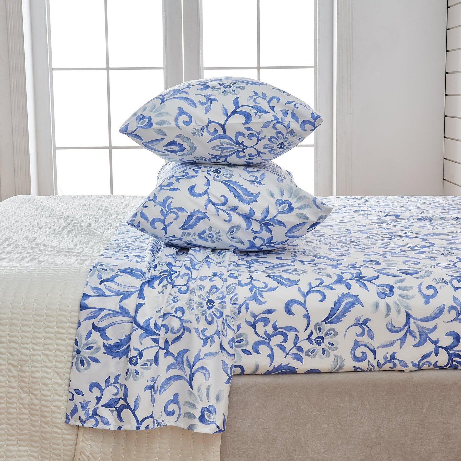 4 Piece Watercolor Floral Microfiber Sheet - Delia Collection