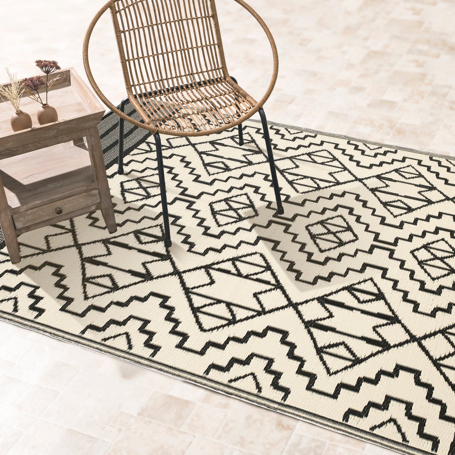(SALE) Kilimanjaro - Black Reversible Outdoor Rug
