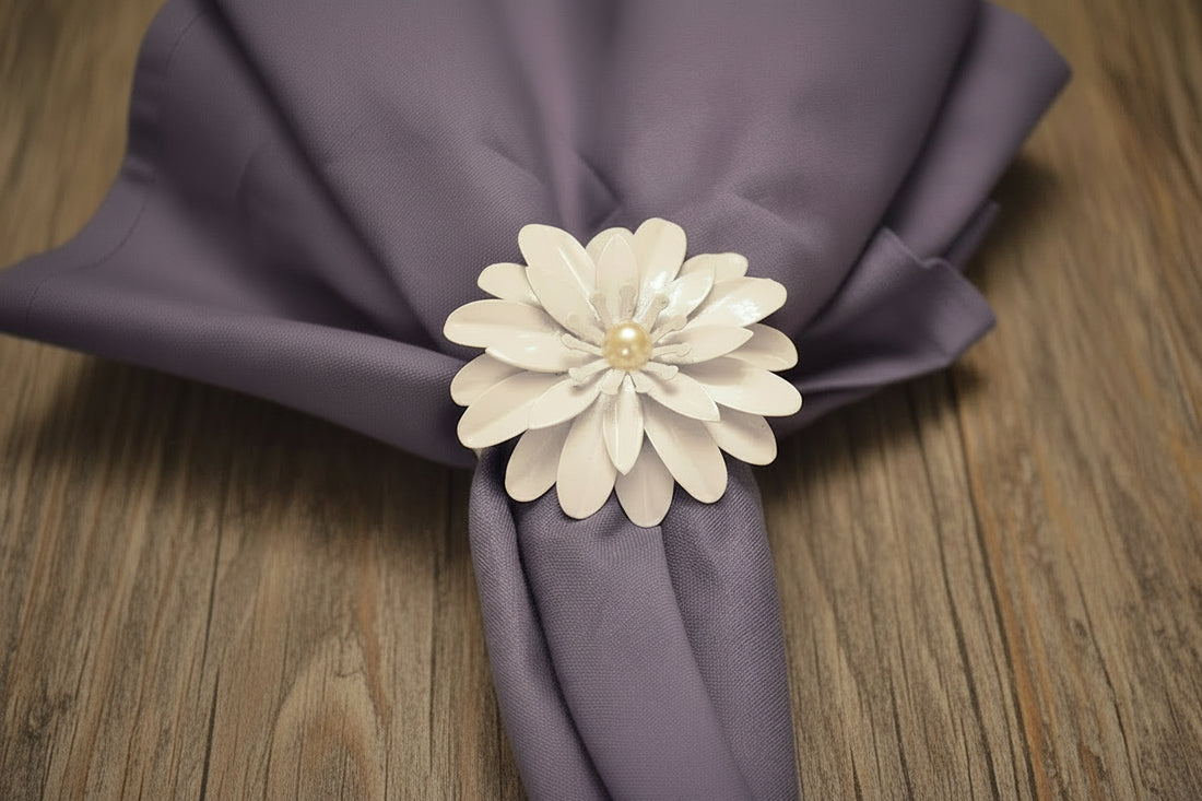 Set of 4 White Floral Napkin Rings