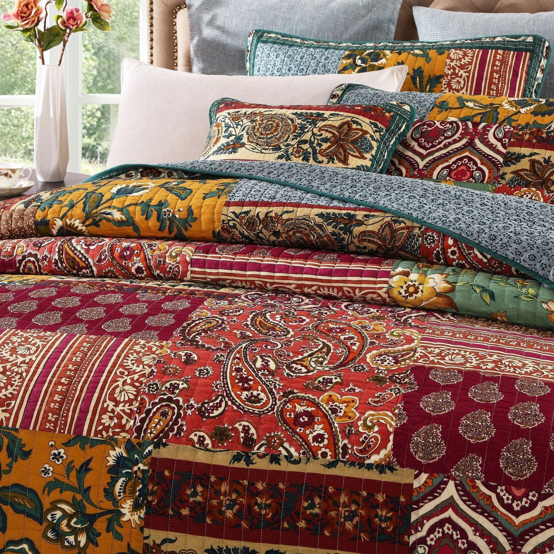 Dark Elegance Bohemian Floral Cotton Patchwork Bedding